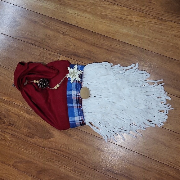 Red gnome door hanger - Picture 3 of 4